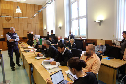 Panzerfaust-Band vor dem Hagener Landgericht - Foto: Alex Talash